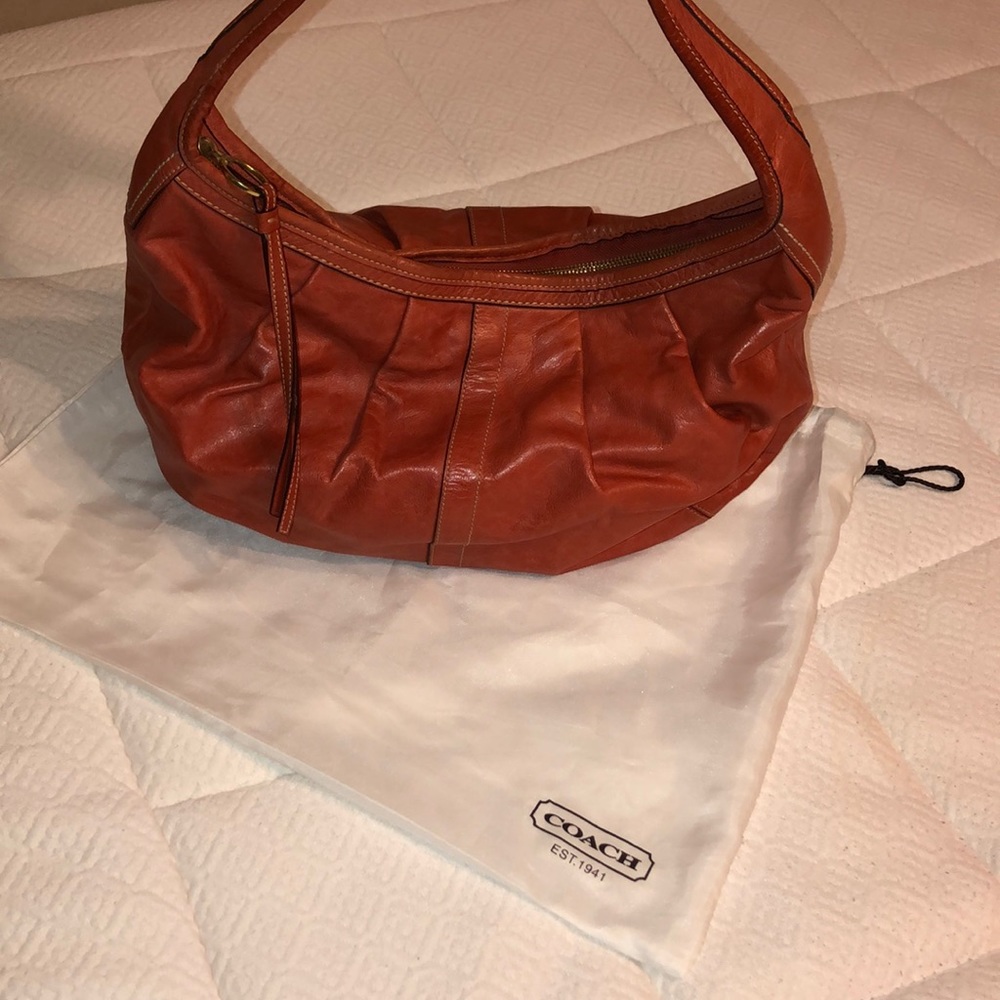 Coach leather shoulder bag ❤️